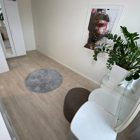 Ausra Apartment *